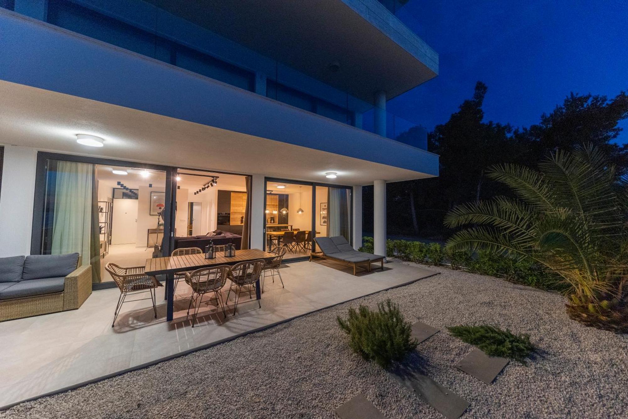 Aqua Blue By Belmont Realty Apartment Privlaka  Luaran gambar